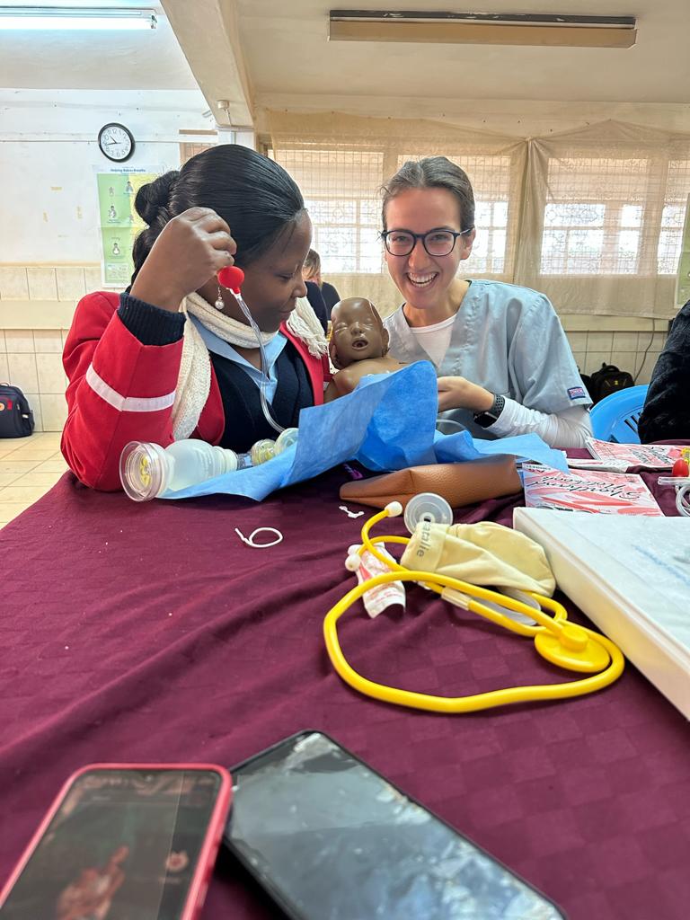 UT faculty conducting simulation training with WAKA students