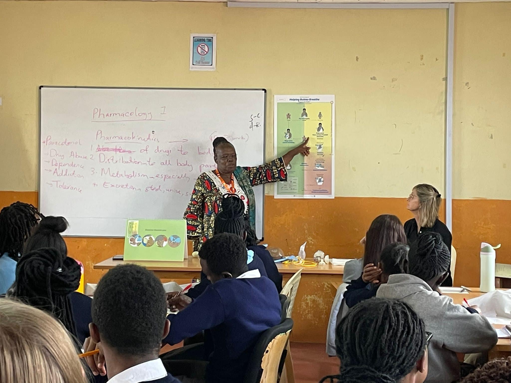 Joint classroom session between WAKA and UT faculty and students